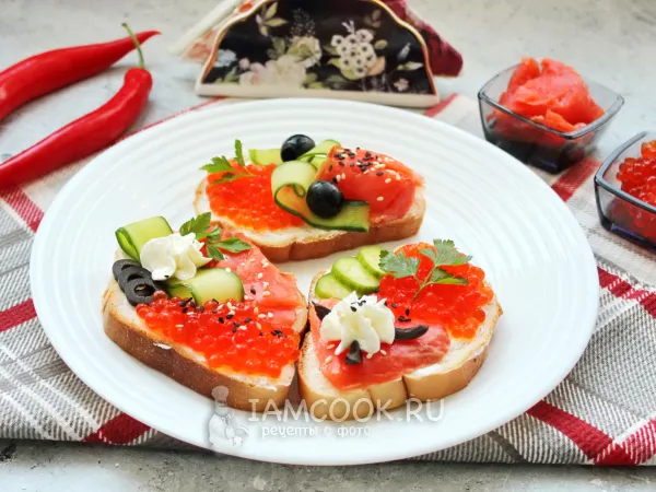 Фото блюда: Бутерброды с красной рыбой и икрой