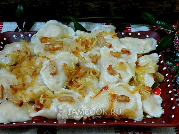 Фото блюда: Вареники с квашеной капустой и картошкой