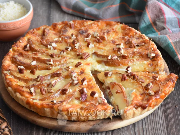 Фото блюда: Киш с грушами и голубым сыром Горгонзола