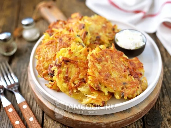 Фото блюда: Картофельные драники с беконом и луком