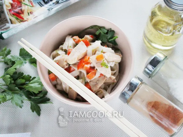 Фото блюда: Лапша удон с курицей и овощами