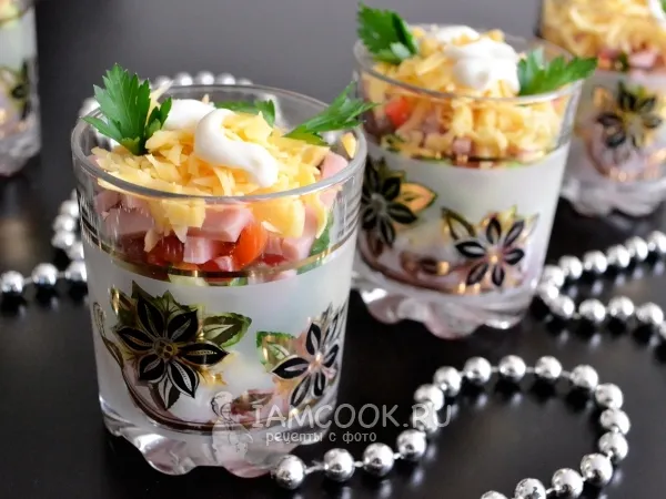 Фото блюда: Салат-коктейль с ветчиной и сыром