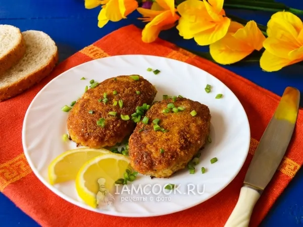 Фото блюда: Котлеты из минтая в сухарях на сковороде