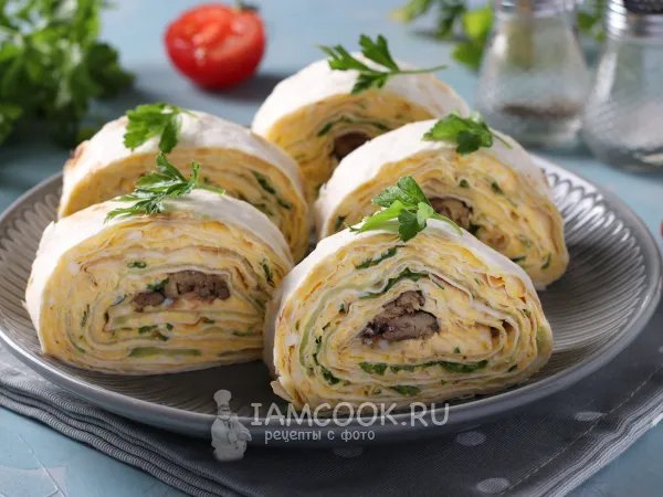 Фото блюда: Рулет из лаваша со шпротами и огурцом