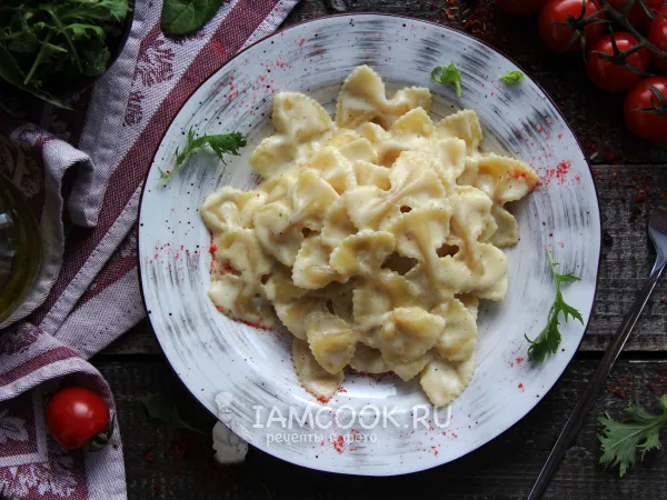 Фото блюда: Макароны на сковороде с молоком и плавленым сыром