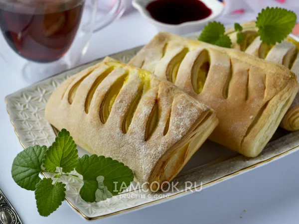 Фото блюда: Слойки из слоеного дрожжевого теста с творогом