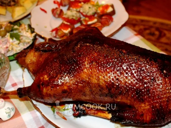 Фото блюда: Гусь с яблоками в медовом маринаде