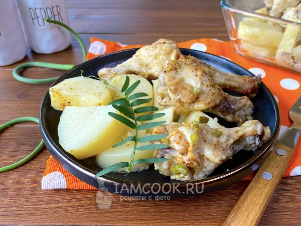 Фото блюда: Картошка с курицей в микроволновке