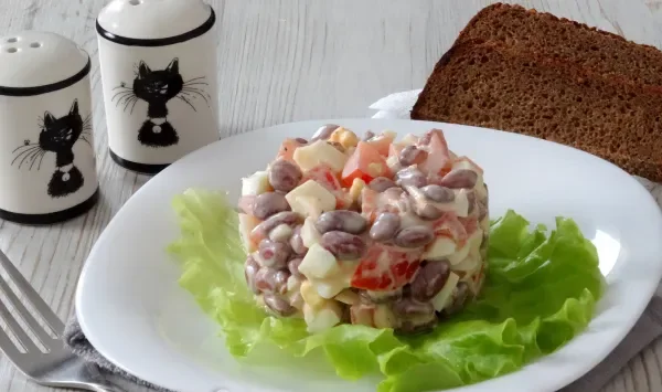 Фото блюда: Салат с красной фасолью и помидорами