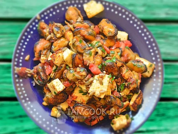 Фото блюда: Горячий салат с мидиями