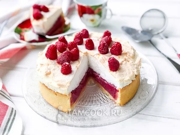 Фото блюда: Тарт с малиновым кремом и меренгой