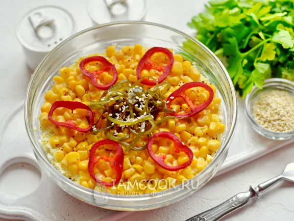 Фото блюда: Салат «Морское дно» с крабовыми палочками и морской капустой