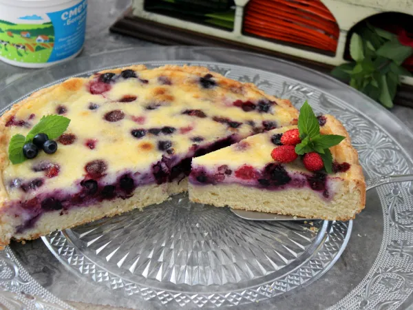 Фото блюда: Цветаевский пирог с ягодами и сметанной заливкой