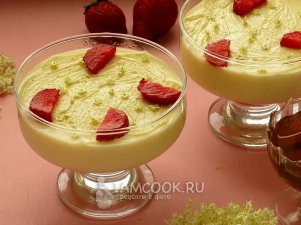 Фото блюда: Сливочный пудинг с цветами бузины