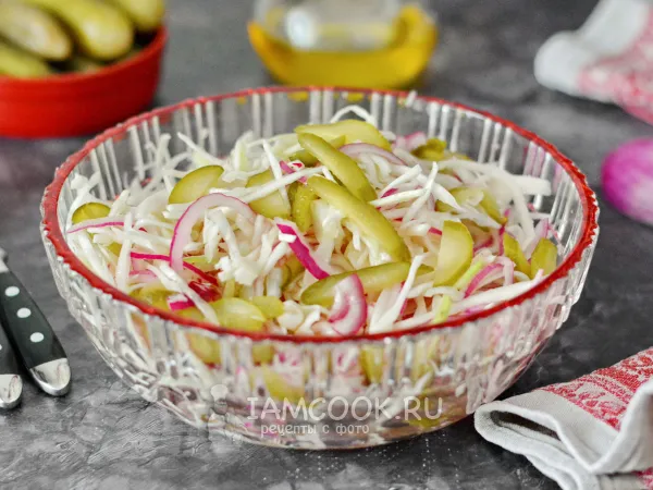 Фото блюда: Салат из свежей капусты и соленых огурцов