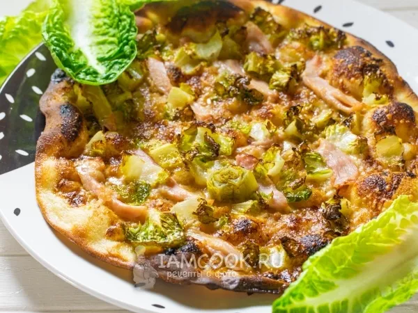 Фото блюда: Пицца Цезарь с копченой курицей