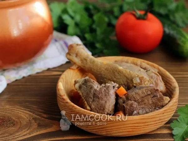 Фото блюда: Тушеная утка в горшочках