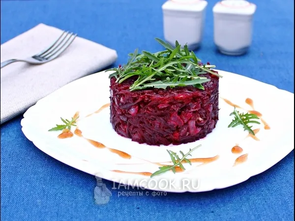 Фото блюда: Салат из свеклы с жареным луком