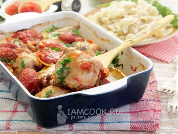 Фото блюда: Курица, запеченная с целыми томатами в собственном соку