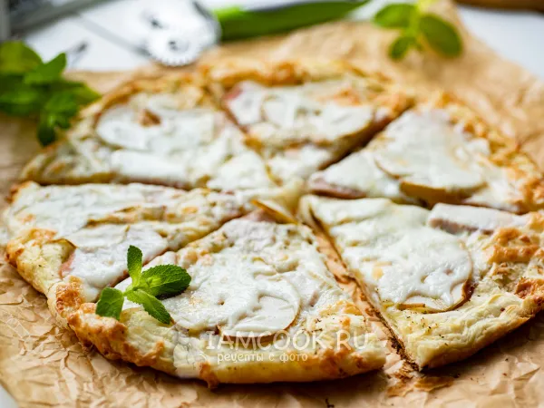 Фото блюда: Пицца с грушей на слоеном тесте