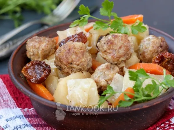 Фото блюда: Овощное рагу с фрикадельками и картошкой
