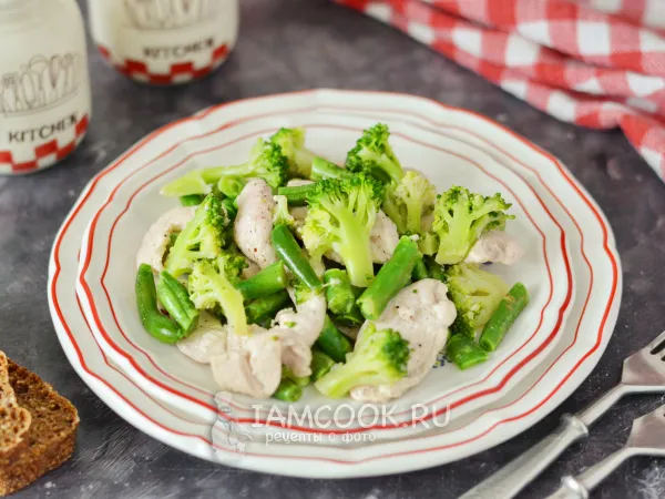 Фото блюда: Стручковая фасоль с курицей и брокколи