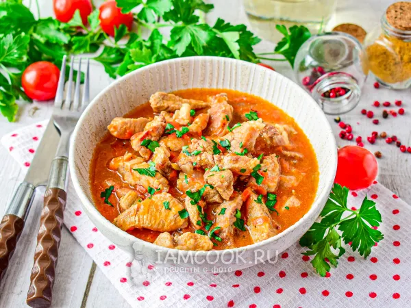 Фото блюда: Гуляш из свинины с подливкой в мультиварке