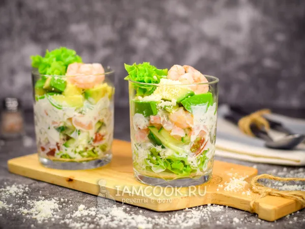 Фото блюда: Салат с креветками в стакане