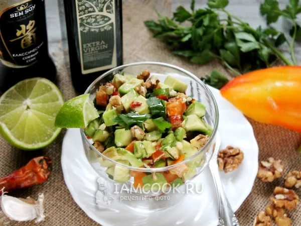 Фото блюда: Сальса из авокадо со сладким перцем и орехами