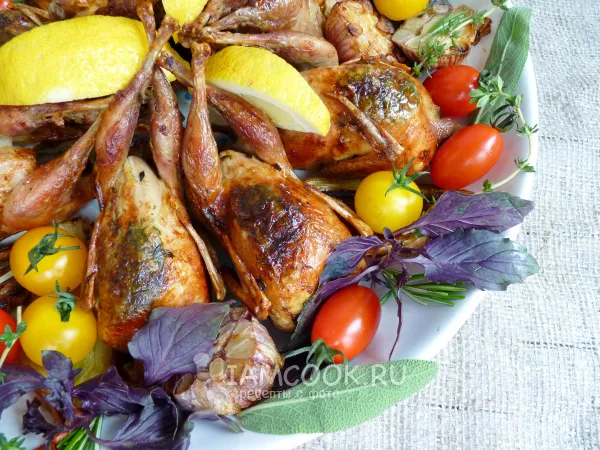 Фото блюда: Перепелки, запеченные со сливочным маслом и прованскими травами