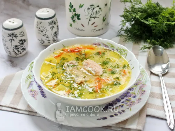 Фото блюда: Уха из горбуши с яйцом