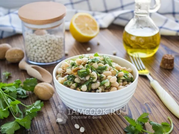 Фото блюда: Салат с фасолью и кинзой