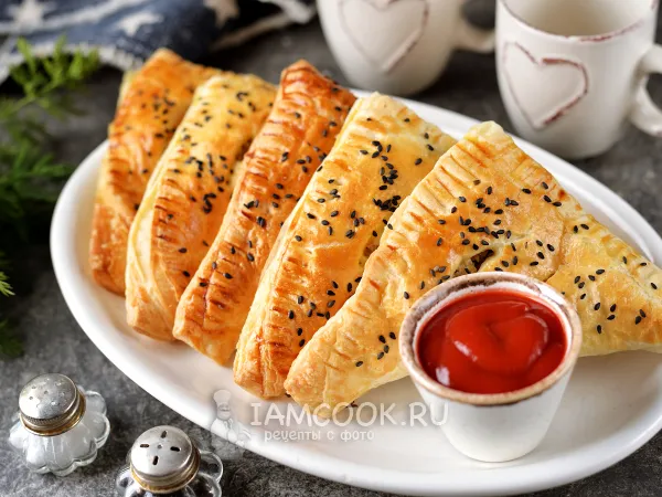 Фото блюда: Слойки с фаршем и сыром