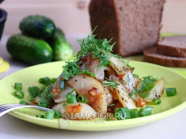 Фото блюда: Жареная картошка с луком на сковороде