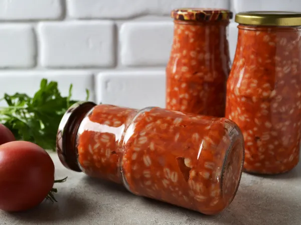 Фото блюда: Салат с перловкой и помидорами на зиму