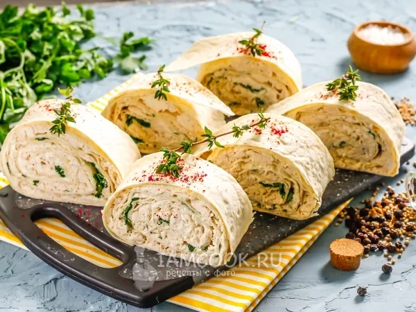 Фото блюда: Рулет из лаваша с куриной грудкой