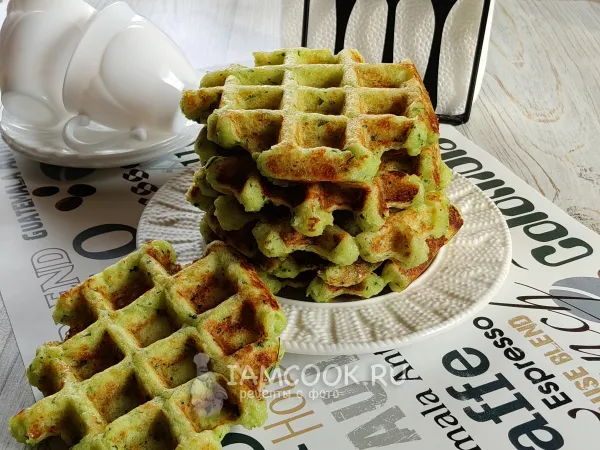 Фото блюда: Вафли с сыром и зеленью в вафельнице