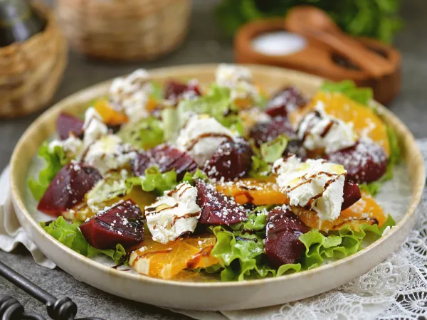 Фото блюда: Салат из свеклы с апельсином и сыром