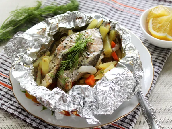 Фото блюда: Кижуч с картошкой в духовке в фольге