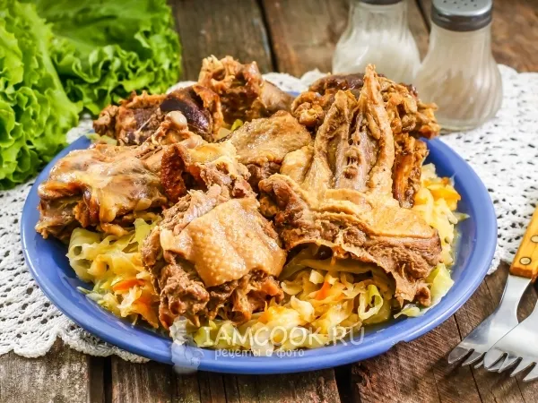 Фото блюда: Тушеный гусь кусочками с капустой