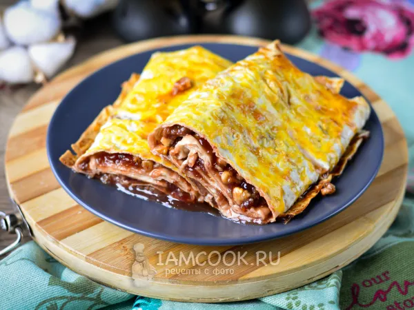 Фото блюда: Рулет из лаваша с вареньем в духовке