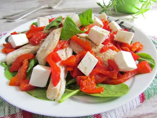 Фото блюда: Салат из курицы и шпината