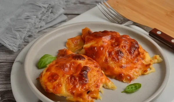 Фото блюда: Мясо по-французски из курицы с ананасами