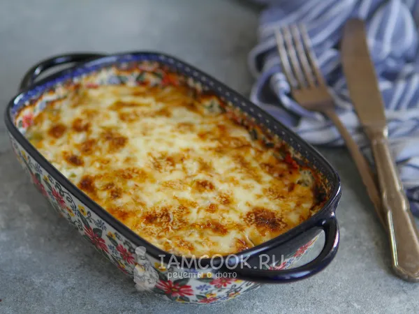 Фото блюда: Запеканка из капусты с курицей в духовке