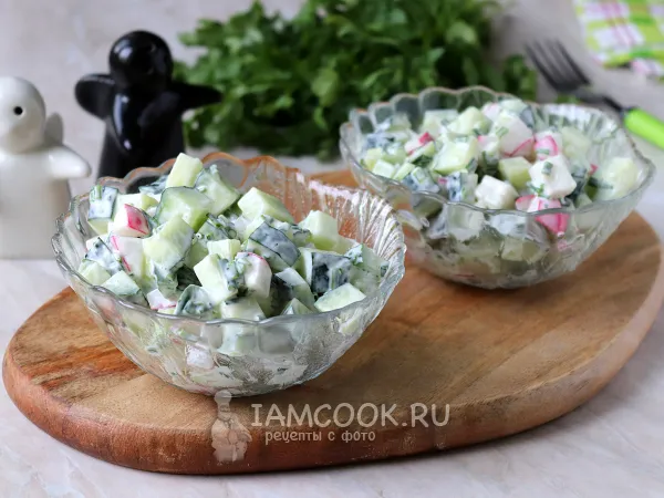 Фото блюда: Салат с редисом, огурцом и зеленым луком