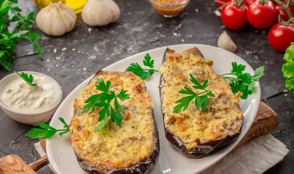 Фото блюда: Баклажаны с сыром и чесноком в духовке