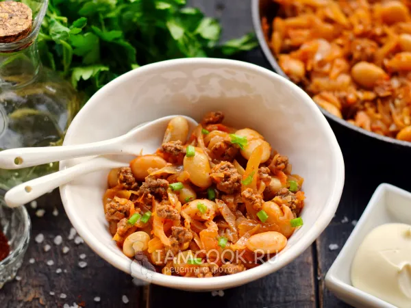 Фото блюда: Тушеная капуста с фаршем и фасолью