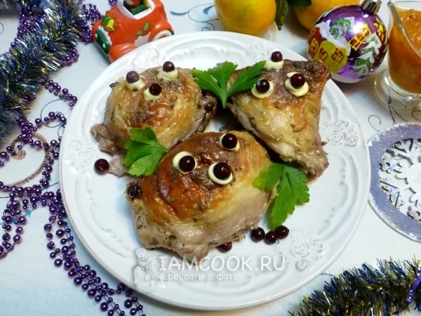 Фото блюда: Куриные бедрышки, фаршированные брусникой