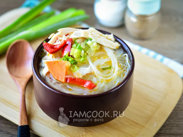 Фото блюда: Суп с рисовой лапшой и курицей