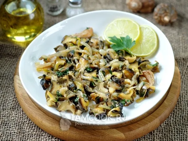 Фото блюда: Жареные рапаны с луком